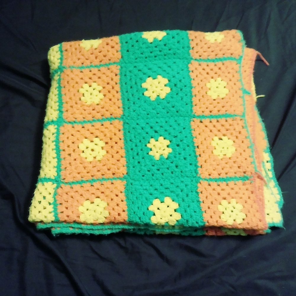 CROCHET THROW COVER SPREAD🏠SIZE 84"×48",HANDCRAFTED GIFT.🛍NEW!! - Picture 2 of 2